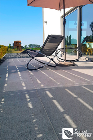 001_Amenagement_Terrasse_en_pierre_bleue_exterieur_Samuel_Tonneau_amenagement_jardin_entretiens_Tournai_Peruwelz_Tourpes_Beloeil_Mons