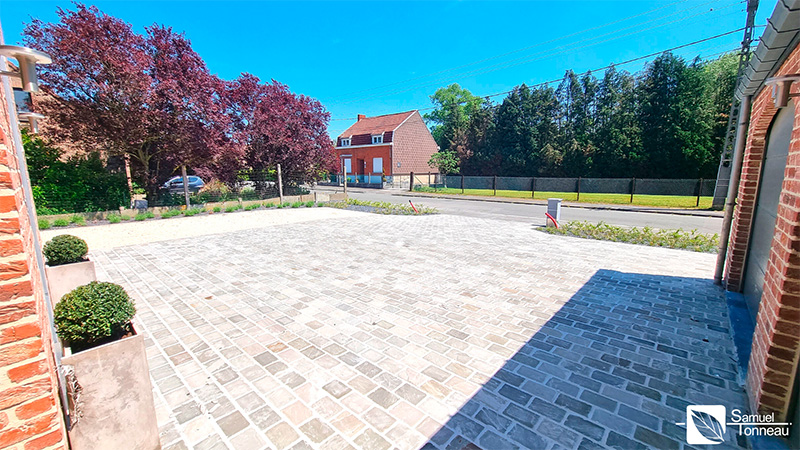 003_Amenagement_allee_de_garage_Samuel_Tonneau_amenagement_jardin_entretiens_Tournai_Peruwelz_Tourpes_Beloeil_Mons